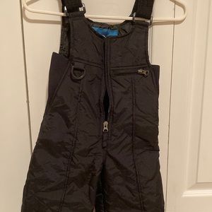 3t Black snow bib.